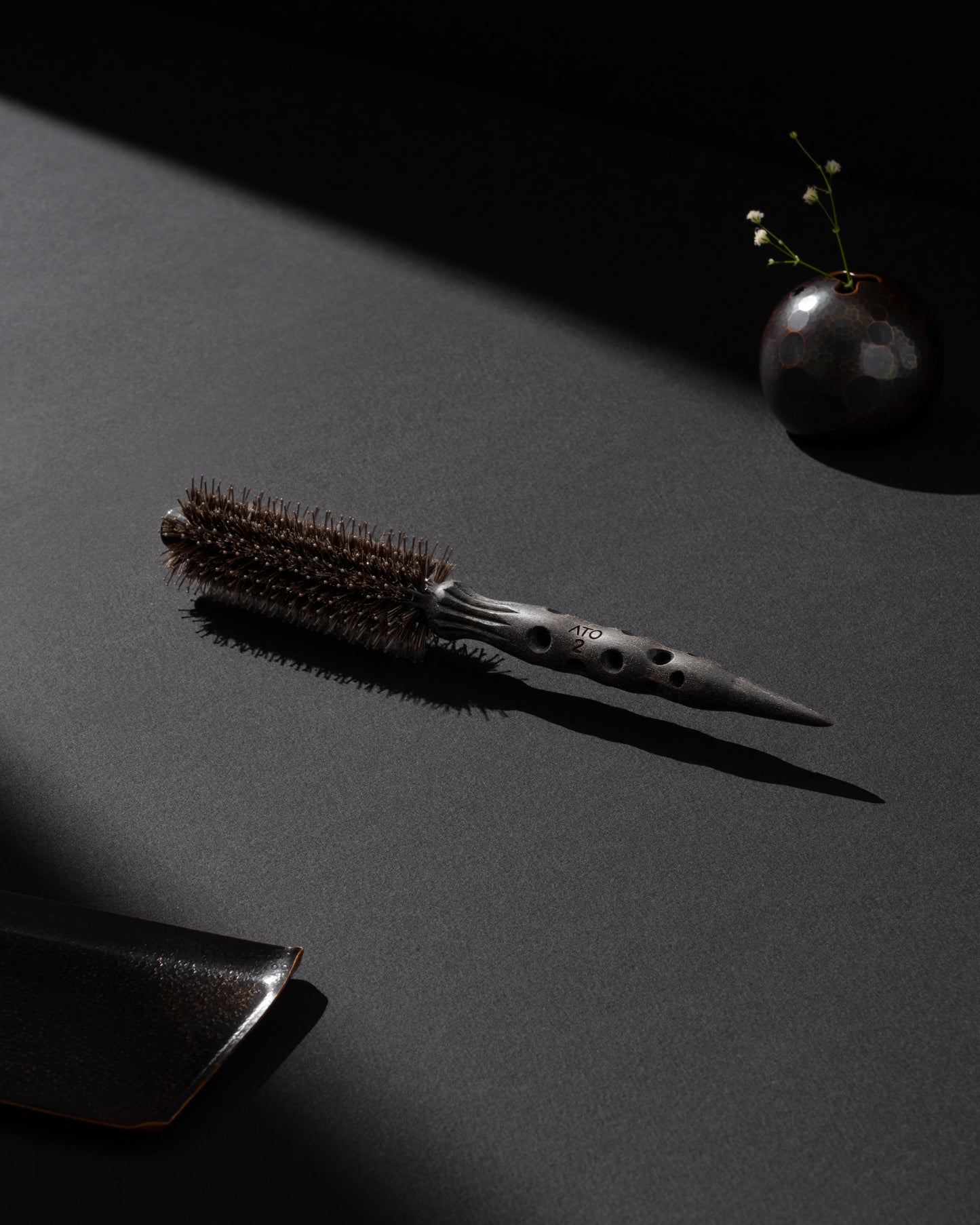No. 2 - Brush Diameter: 3.6cm, length: 24cm, weight: 32grams